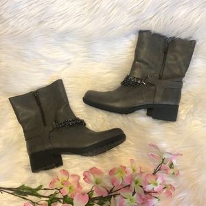 Sale 💕Simply Vera Vera Wang Boots